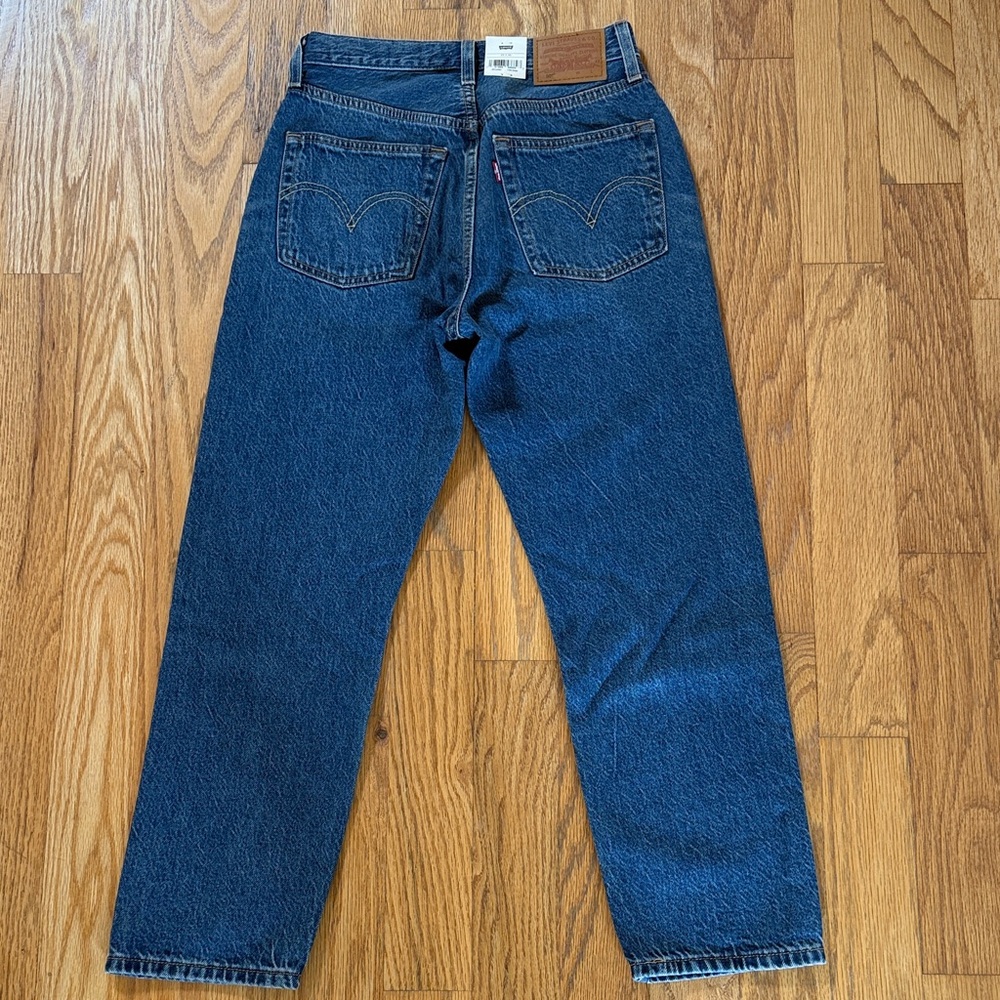 Levi's 501® Cropped Lightweight Jeans - Picture 4 of 6